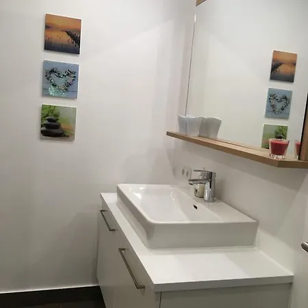 Sailer Apartment *